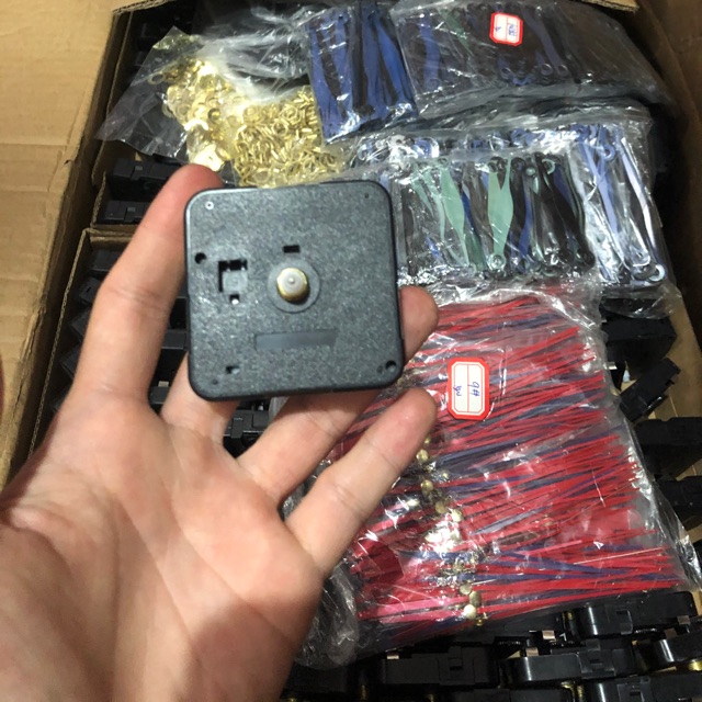 Mesin jam dinding biasa lengkap dengan jarum jam dan baut