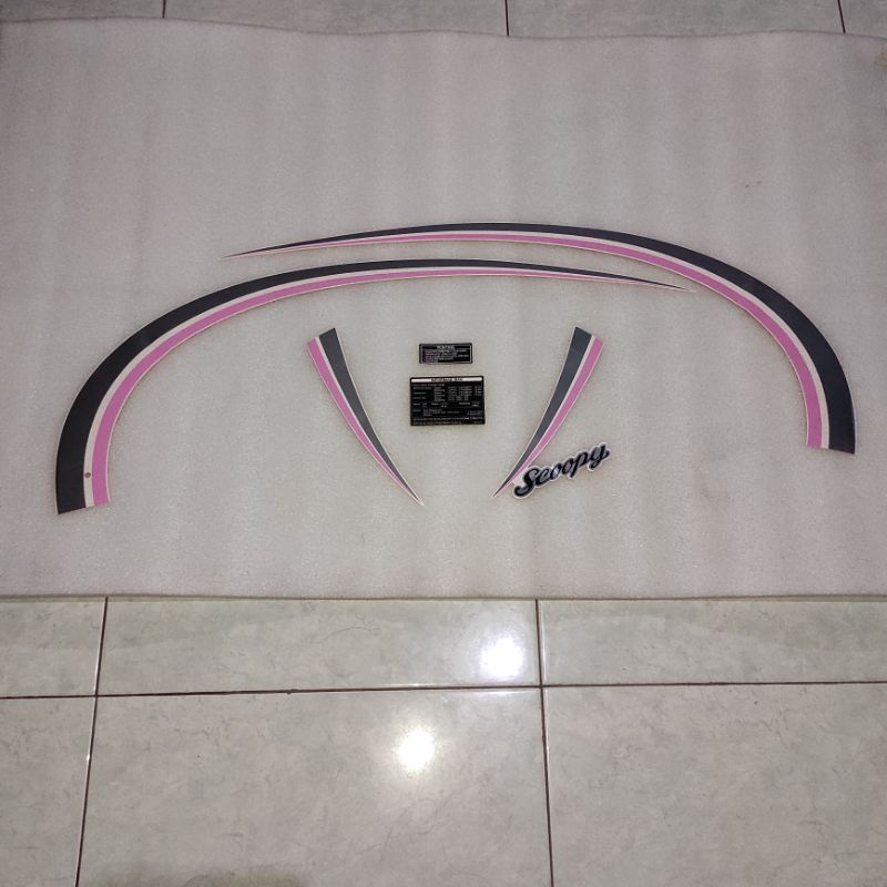 Stiker stripping striping decal graphic Honda Scoopy 110 karbu karburator 2010 2011 2012 pink ori or