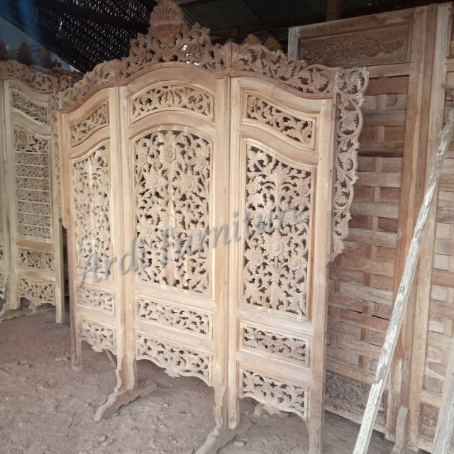 Partisi ukir kayu jati  pemisah penyekat ruang tamu seketsel sketsel mebel Jepara