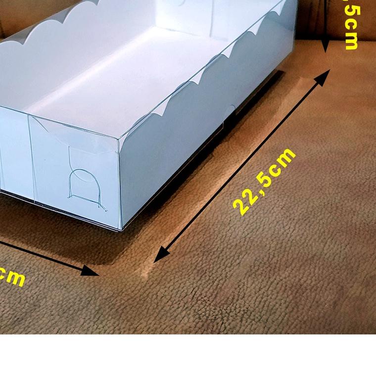 

BOX MIKA PUTIH - DUS KUE - KOTAK - KARDUS 22 x 10 x 4,5 CM (ISI : 10 PCS)