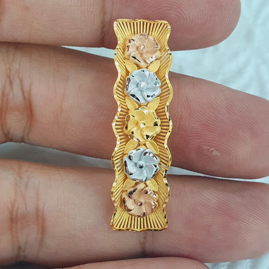 liontin charm bahan gelang bunga 3 warna variasi emas 70 % 70% 700 16k