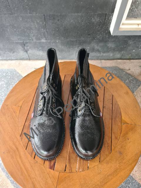 Sepatu Safety Panjang Bertali