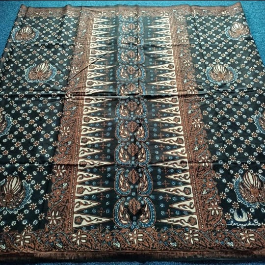 SARUNG LAR GURDA | SARUNG BATIK LAR GURDA | SARUNG KANG SANTRI | SARUNG BATIK MOTIF |  SARUNG SANTRI