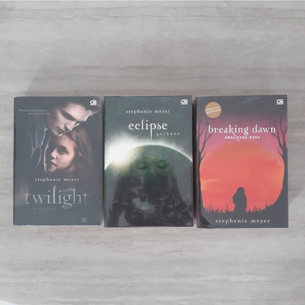 BUKU NOVEL MURAH ORIGINAL | TWILIGHT SERIES | STEPHENIE MEYER | BAHASA INDONESIA | PRELOVED | GOOD C