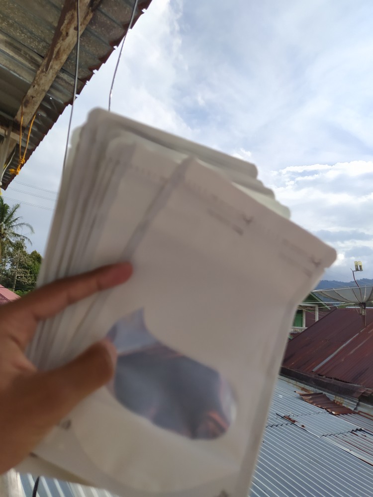 Kemasan Standing Pouch Window Transmetz Kpack 13x20 Cm Hitam Putih Kombinasi 250 Gram Gula Kopi Teh