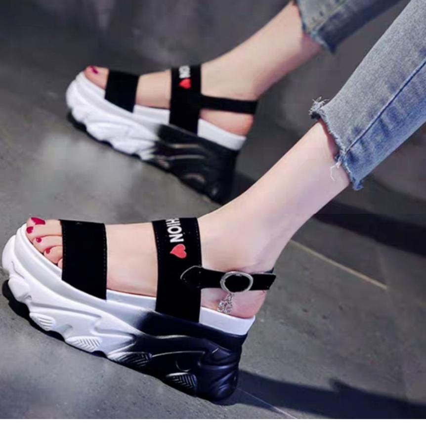 SANDAL GUNUNG FASHION ANIME / Sandal Wanita Terbaru COD