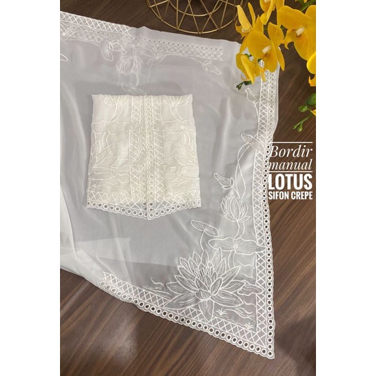 kain kebaya bordir manual motuf lotus