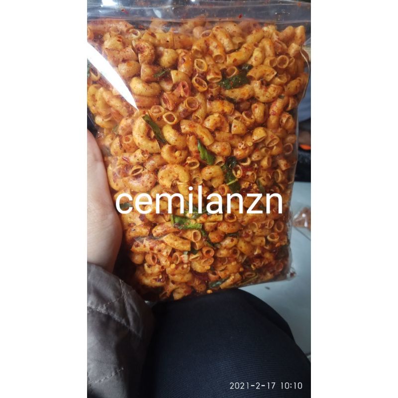 

makaroni pipa Pedas manis balado daun jeruk isi 250 gram