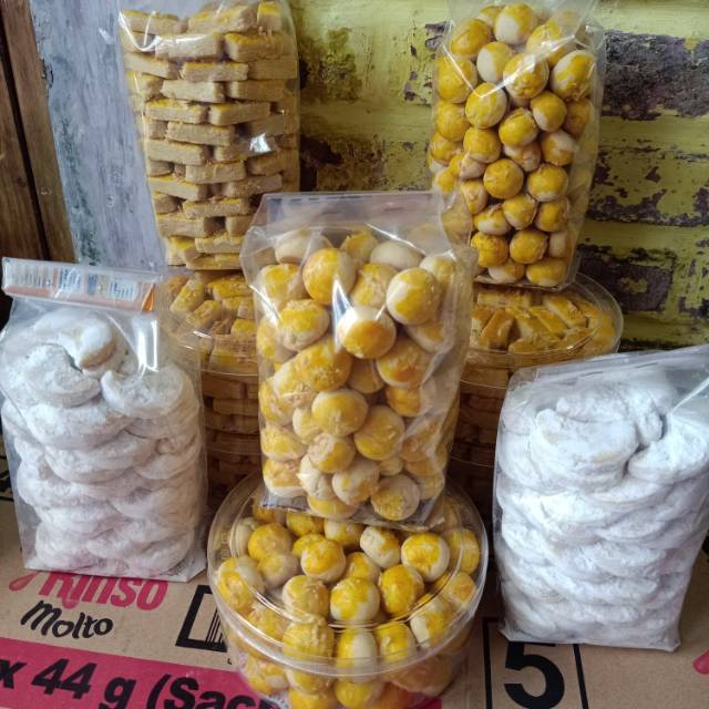 

Kue kering lebaran toples
