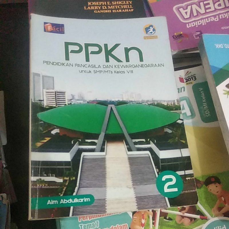 buku PPKn SMP kelas 2-8 penerbit facil
