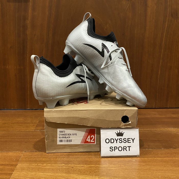 Sepatu Bola Specs Cyanide Boa 19 FG (Silver / Black) - 43