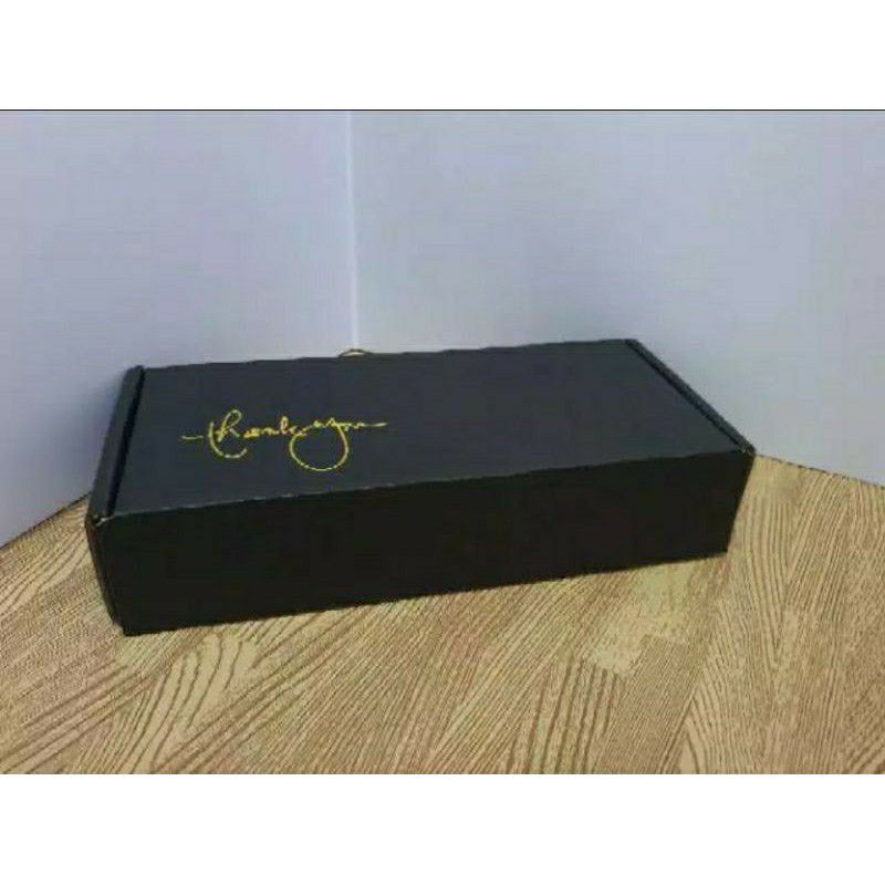 

Box Brownies 22x10x4,5cm kardus/karton/polos/pizza/hampers