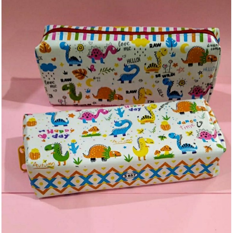

Tempat pensil resleting Motif Dino Murah S-657