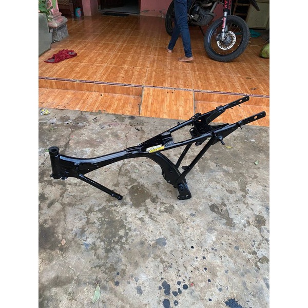 Rangka honda gl 100 original rangka gl 100 original set engsel" balungan kecil