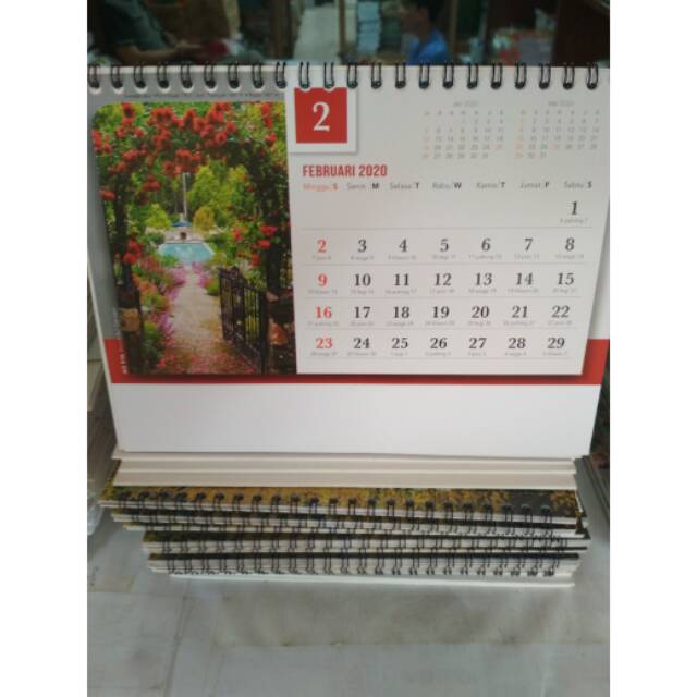 

Kalender Meja motif Taman bunga cantik Tahun 2020