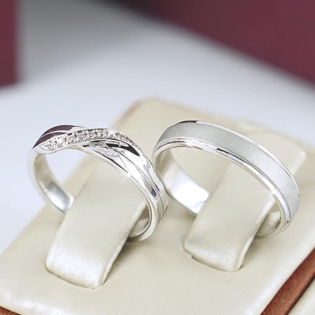 Cincin lamaran