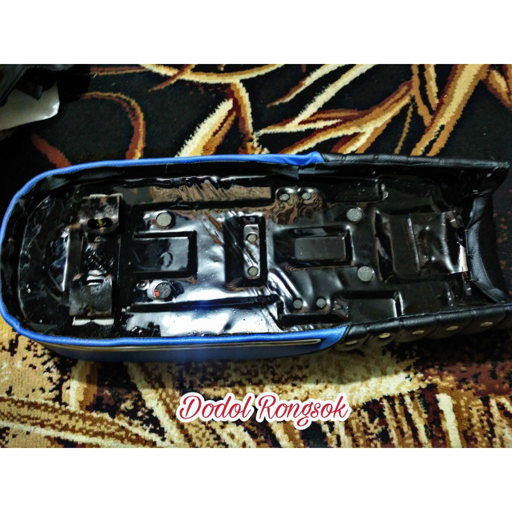 JOK SADEL HONDA CB 100 GLATIK MOTIF ROTI BENIK WARNA - PERLENGKAPAN MOTOR