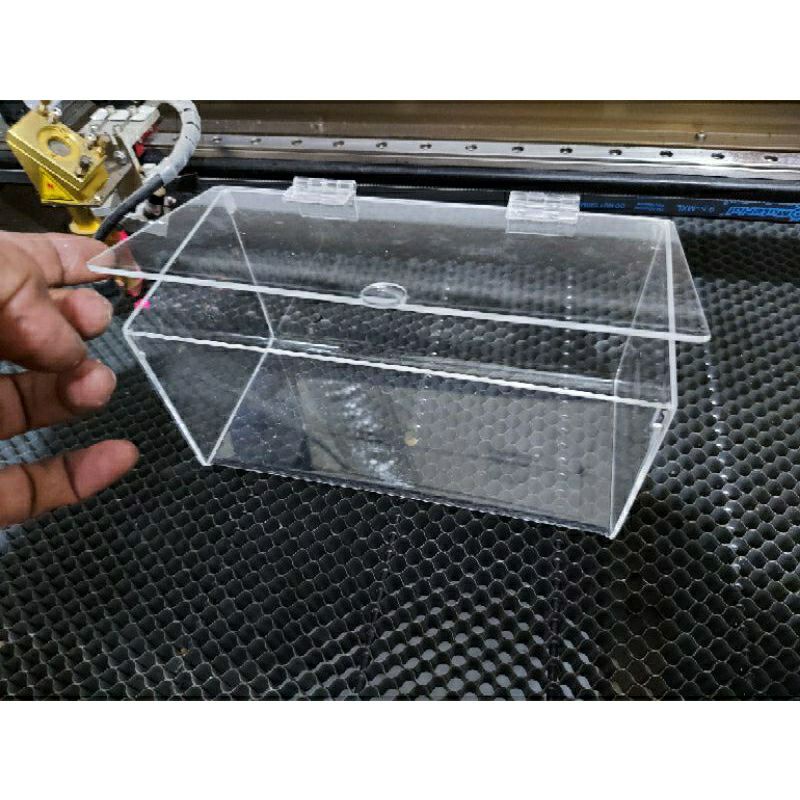 Akrilik Wadah Masker Dengan Engsel