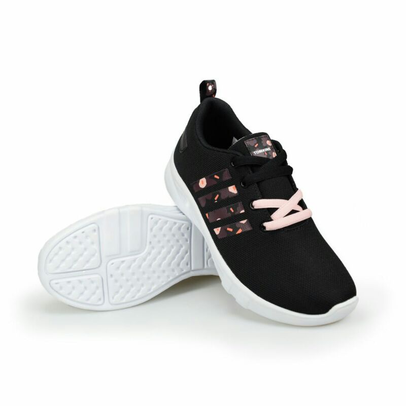 sepatu tomkins