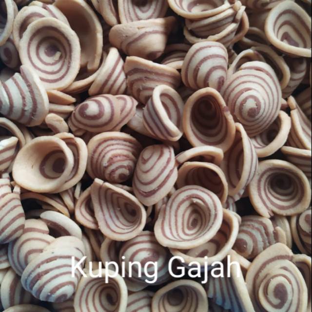 

Snack kiloan kuping gajah