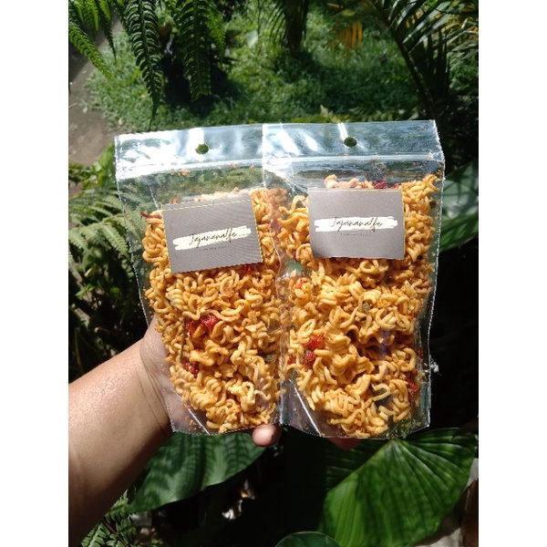 

mie kremes pedas gurih