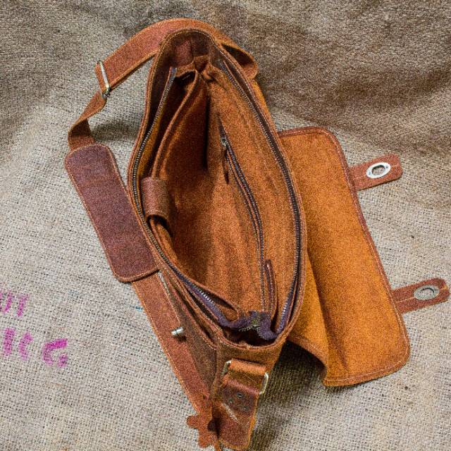 Messenger Bag | Tas Pria Kulit | Tas Slempang Pria Kulit | Tas Laptop Kulit | Tas Slempang Kulit