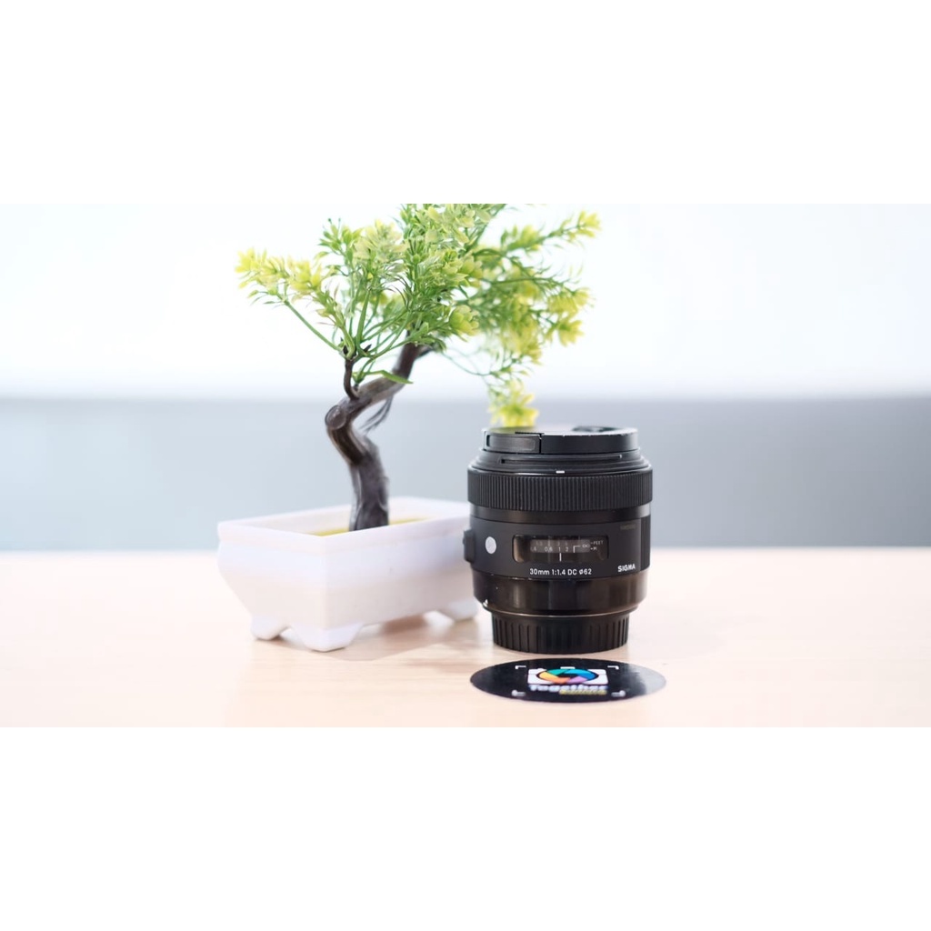 lensa fix wide anggel sigma art 30mm f1.4 for canon atau nikon second mulus terbaik