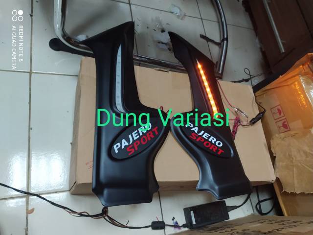 Side air flow/ side Vent all new Pajero 2016 hitam dop lampu