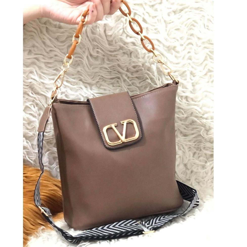 TAS VALENTINO HOBO KERAMIK BELT BAG STUDED SYAHRINI Valentino L84I