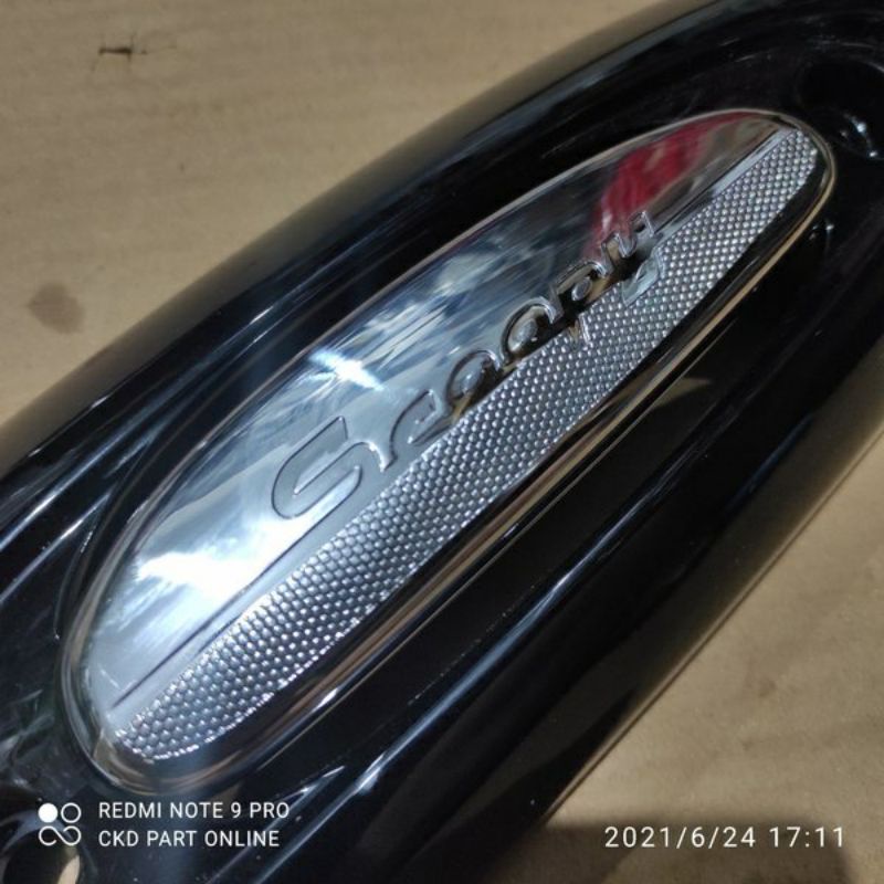 Garnish aksesoris chrome variasi cover knalpot honda scoopy fi 2013 K16 original