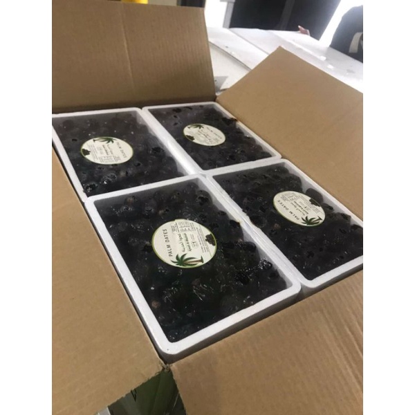 

Kurma ajwa ruthob lembut lumer / kurma ajwa ruthab palm date 1kg