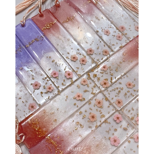 

custom bookmark resin bookmark pembatas buku