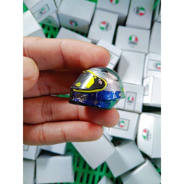 miniatur helm Rossi Mugello 2015 skala 1:12