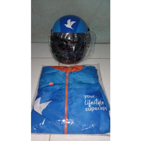 Jaket dan Helm Traveloka Original
