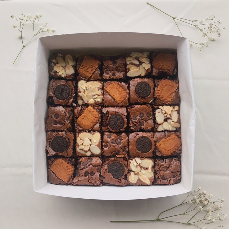 

Fudgy Brownies Sekat Premium Large 20x20 25pcs