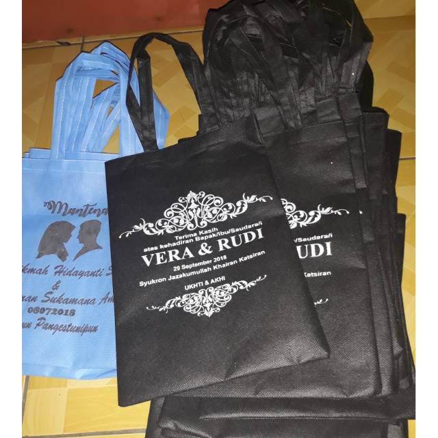 

F 20X25 (75gsm) tas souvenir pernikakan/tas wedding/tas flat/tas spunbond