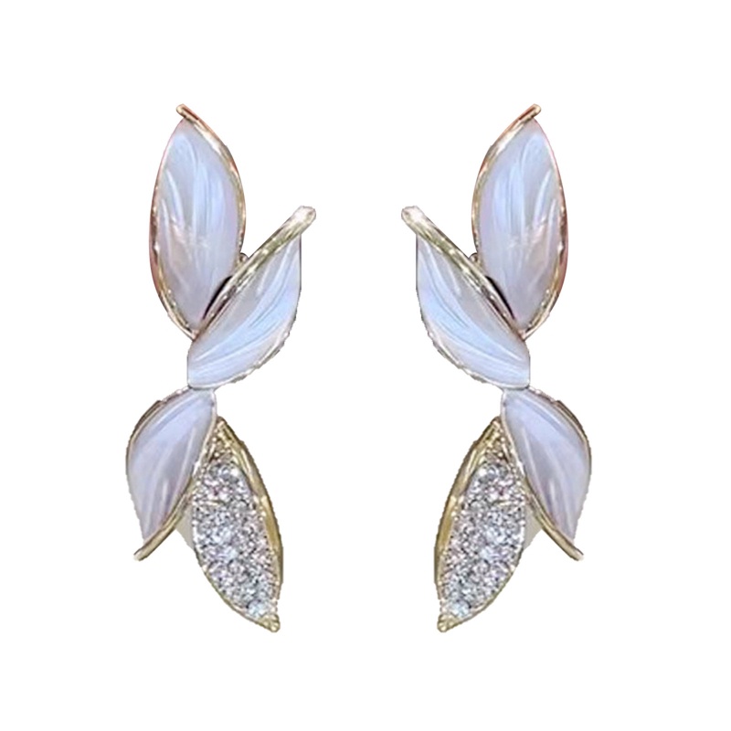 Anting Bentuk Bunga Daun Putih Bahan Cubic Zircon Warna Emas Gaya Korea Untuk Wanita