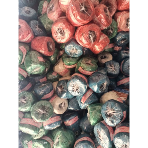 

TALI RAFIA WARNA WARNI HARGA PERLUSIN