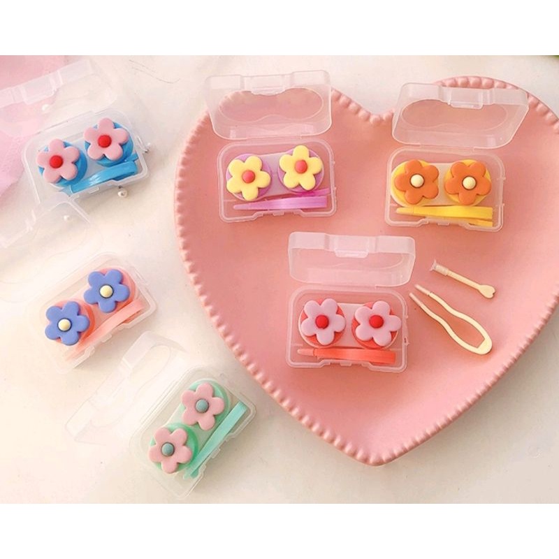 Kotak softlens Travel karakter dan bunga