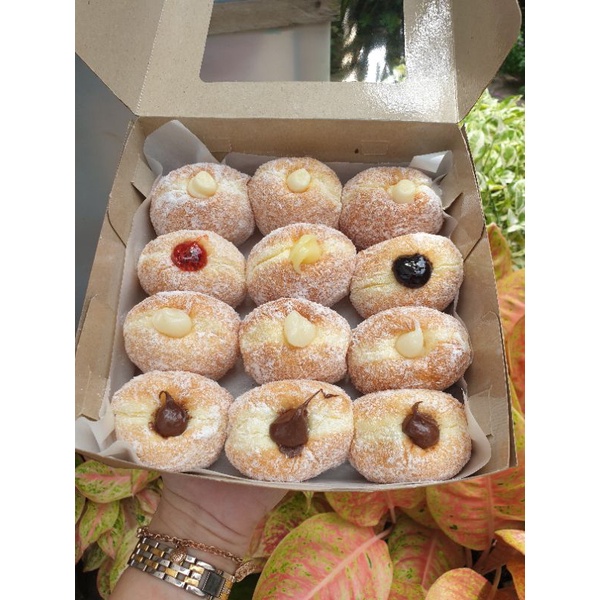 

PREMIUM Fluffy Donat Special Bomboloni Yolk N Whisk