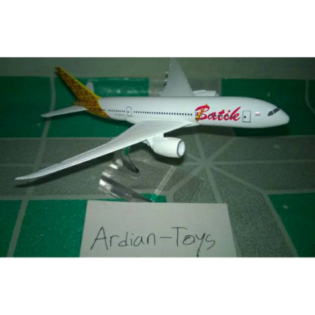 Miniatur Pesawat Batik Air