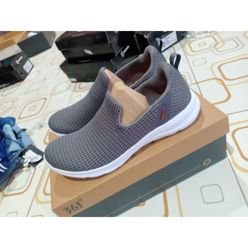 sepatu cowok 361