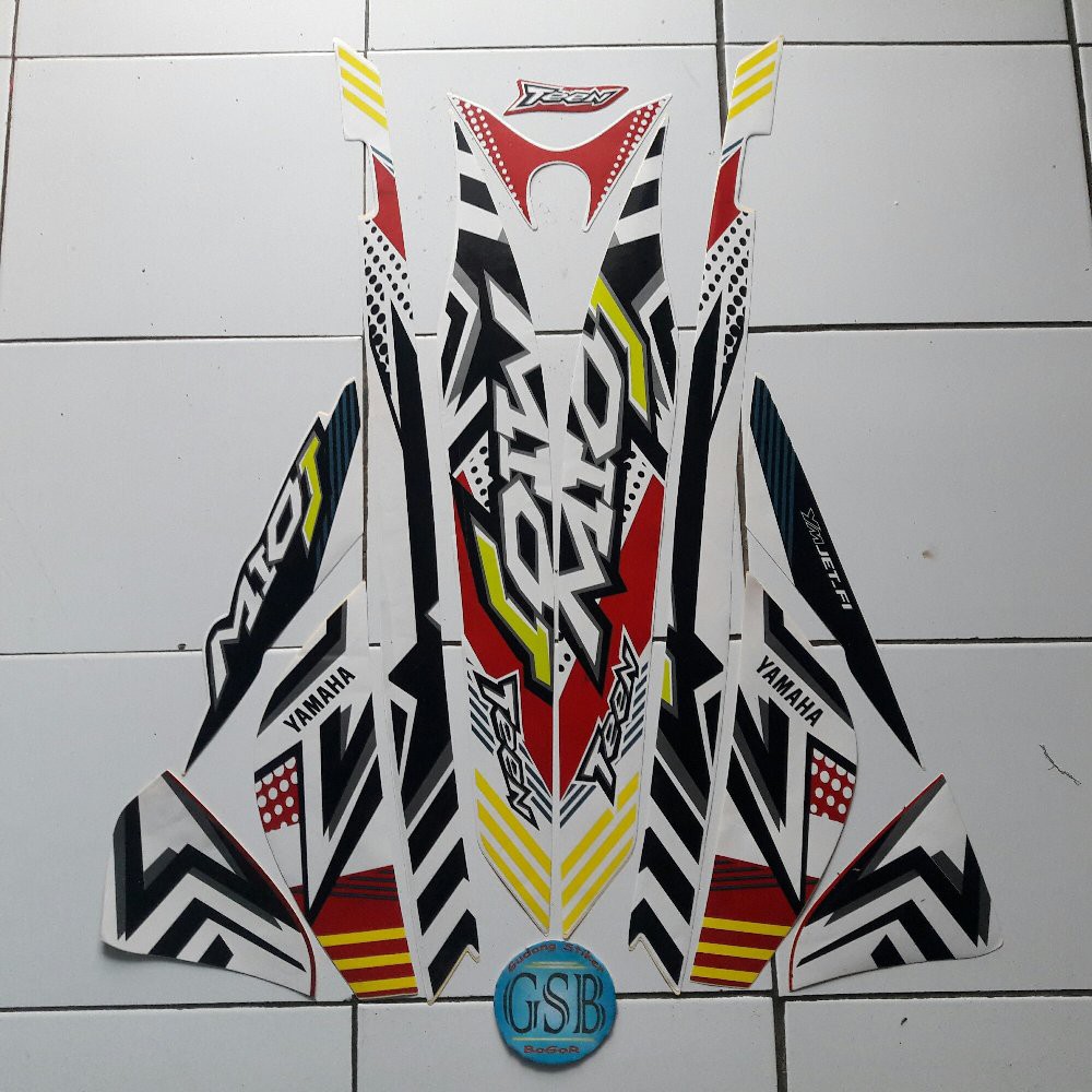 Variasi Striping Stiker Motor Yamaha Mio J Teen 2014 Putih Merah