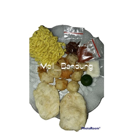 

Paket mie kuah siomay cuanki lidah pedas