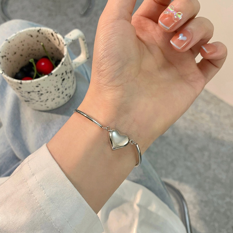 Gelang Tangan Silver Desain Hati Adjustable Untuk Wanita