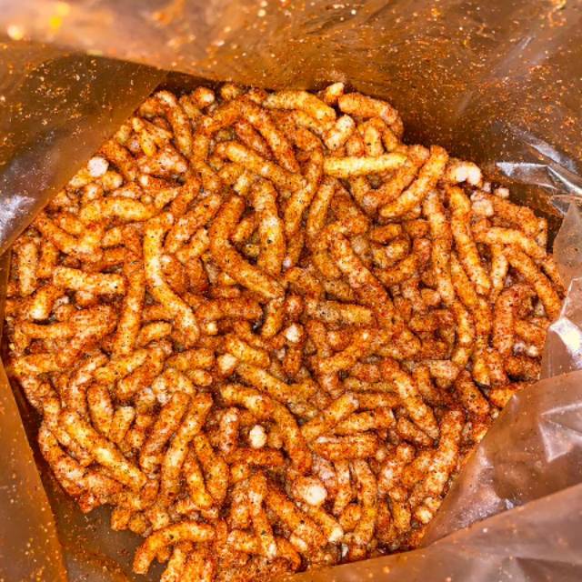 Krupuk gurilem (krupuk cacing pedas) kiloan per 200gr