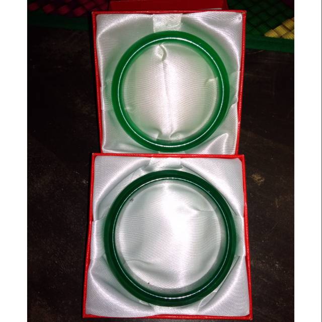 Natural gelang giok China