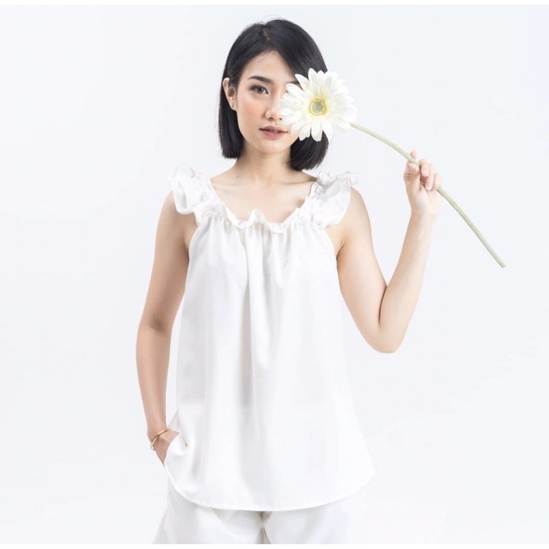 

Jennie set (in white)