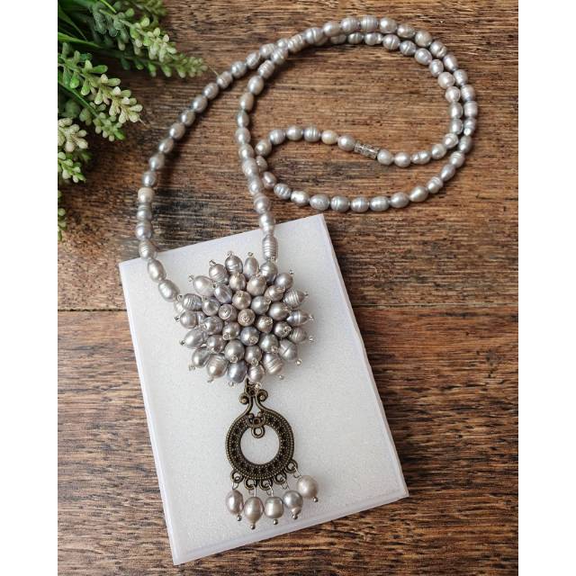 Kalung mutiara air tawar abu-abu C