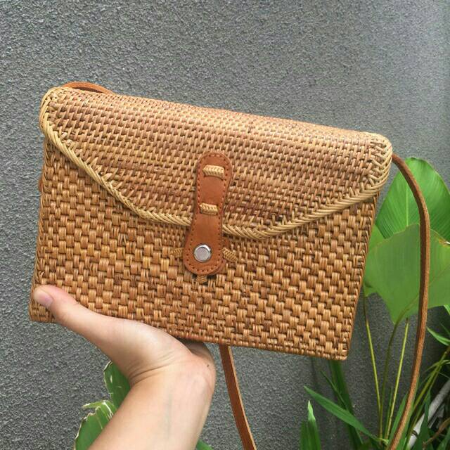 Tas rotan kotak